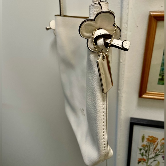 Coach Daisy Crossbody - Picture 3 of 7